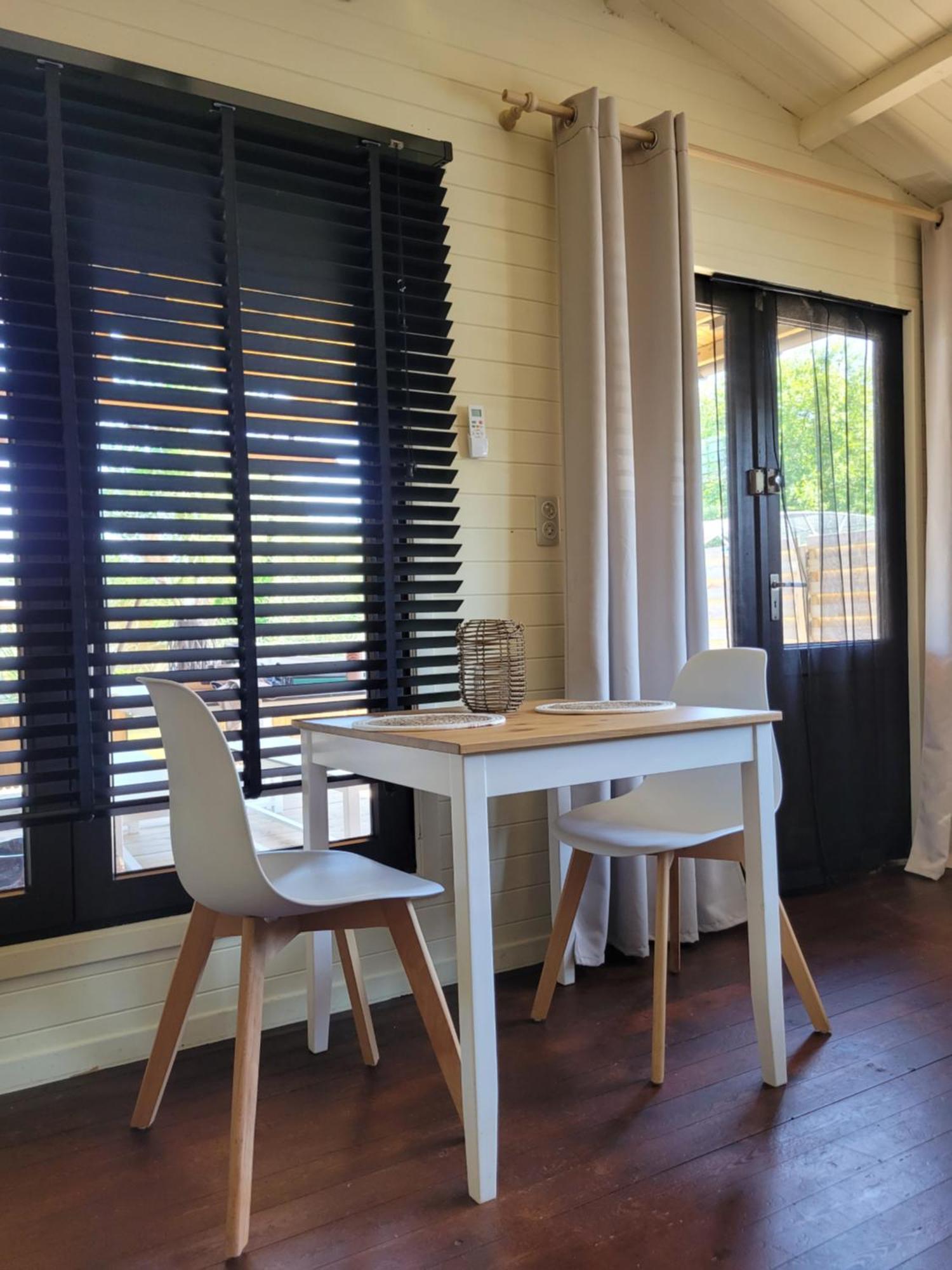 Vakantiehuis Rustig Gelegen Solvo Met Terras Aan Het Water